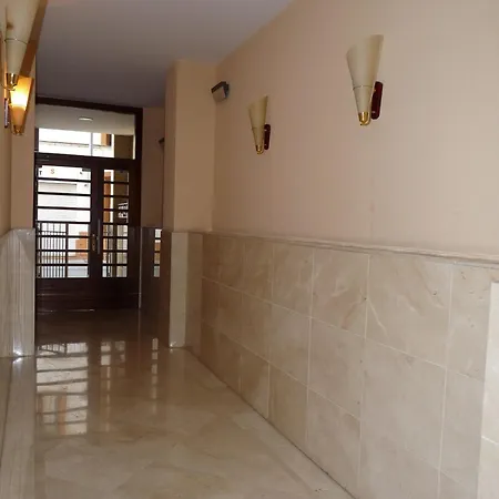 热带公寓 滨海略雷特